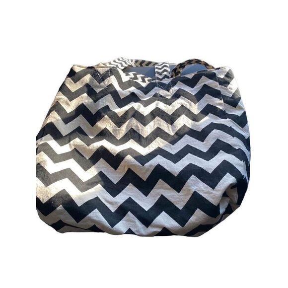 Enchante Accessories jute bag with black and white chevron cotton lining reversi - Picture 5 of 12